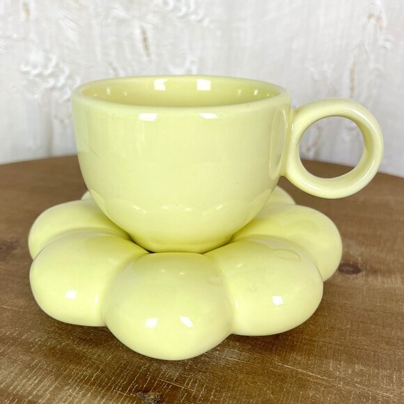 Other - Daisy Ceramic Cup & Saucer 🎉Host Pick🎉
